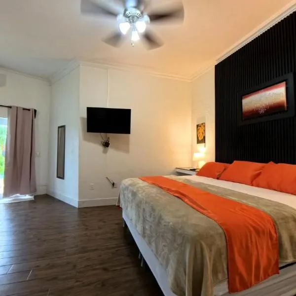 West End Dive Resort, hotel a West End