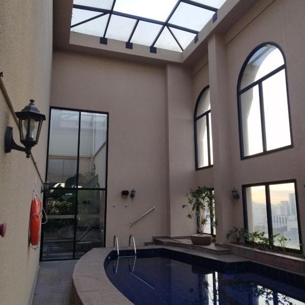 Flat com Piscina Aquecida Grátis Garagem manobrista 24h -Sauna Varanda - Foto 4