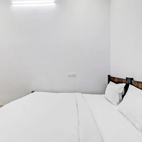 Hotel O The Lemongrass, hotel in Colonelganj