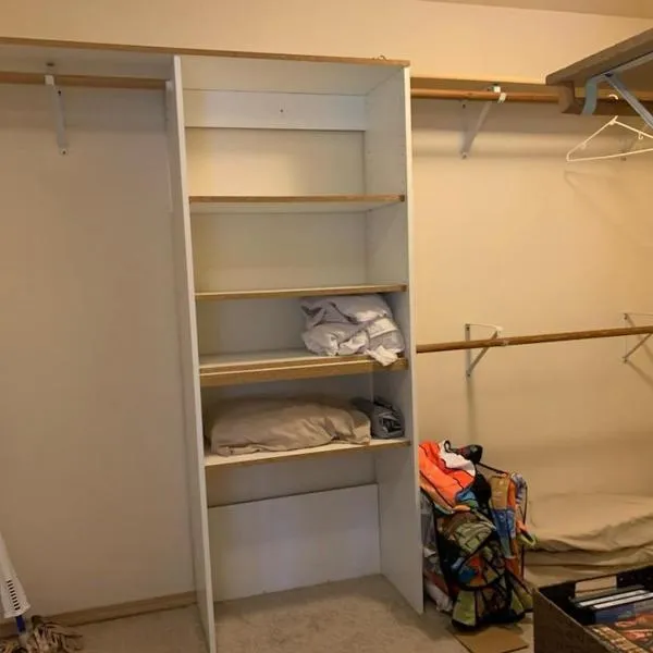 Cedar River 1 BR in 4 BR HOUSE, ξενοδοχείο σε Ρέντον
