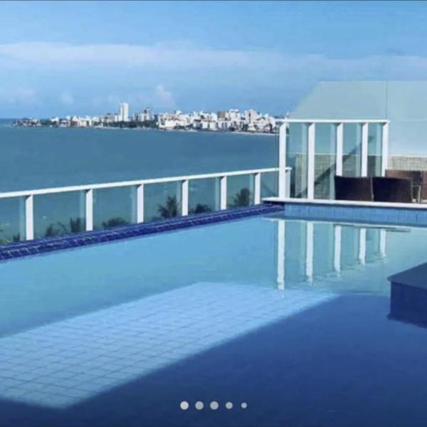 Flat maravilhosa vista beira mar de Intermares 605