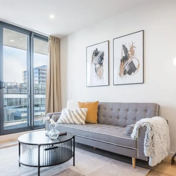 Stylish CBD Apt, Walk to CBR Centre n Pubs, parkin, hotel in Braddon