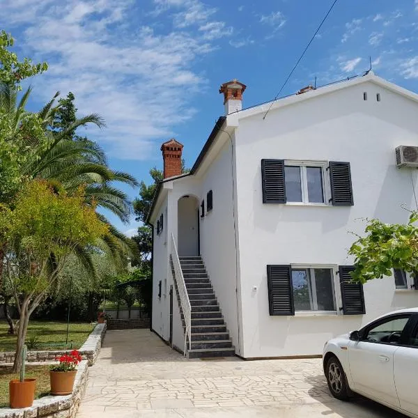 Villa Rosa near Poreč - Garden & Playground, Explore Istria, hotel en Vabriga