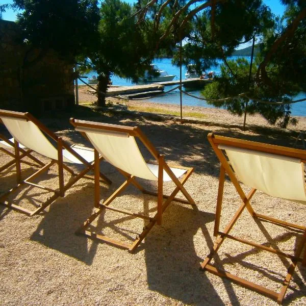 Bed & Breakfast Pansion Rade, hotel v destinaci Pirovac