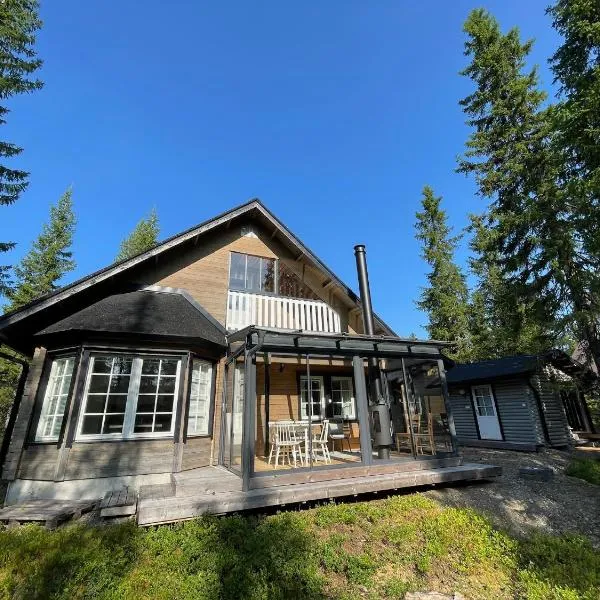 Mörrimöykky Iso-Syöte hirsimökki, hotel din Pudasjärvi