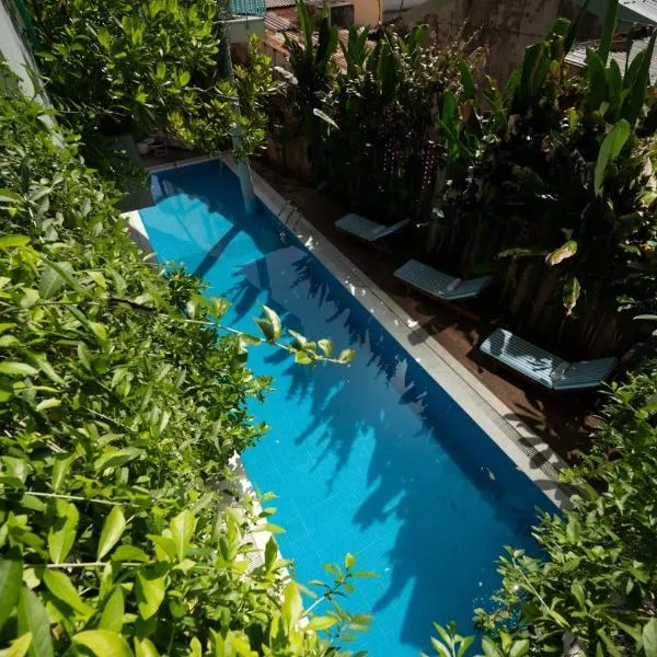 La ALBA Beach Villa, hotel in Hoi An