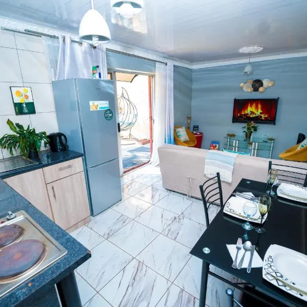 Terry’s Cozy cottage, hotel in Germiston