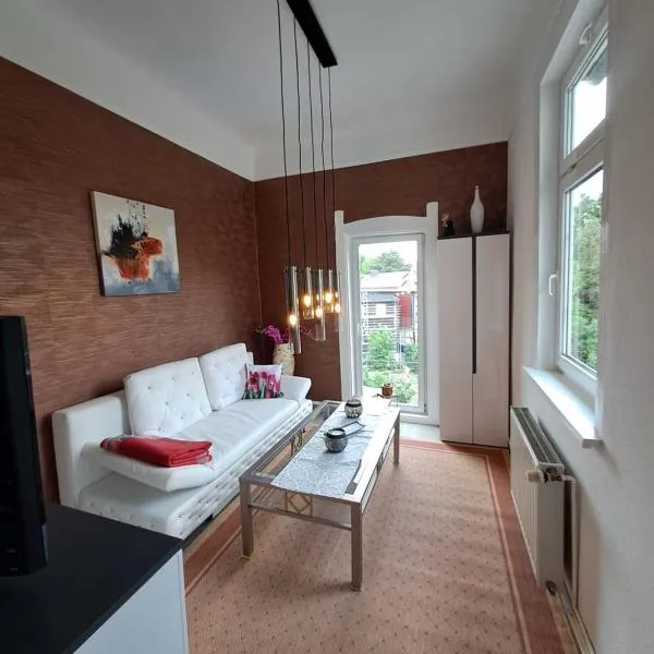 Ferienwohnungen Vogelnest zentral in Mühlhausen mit Pool, hotel in Mühlhausen