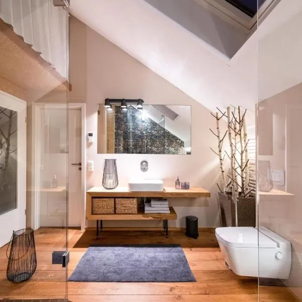 HexenburgbeiDresden 2 Zimmer Architektenwohnung mit eigener Sauna, Whirlwanne und Kamin - Nähe Sächsische Schweiz Dresden, hotel in Großharthau