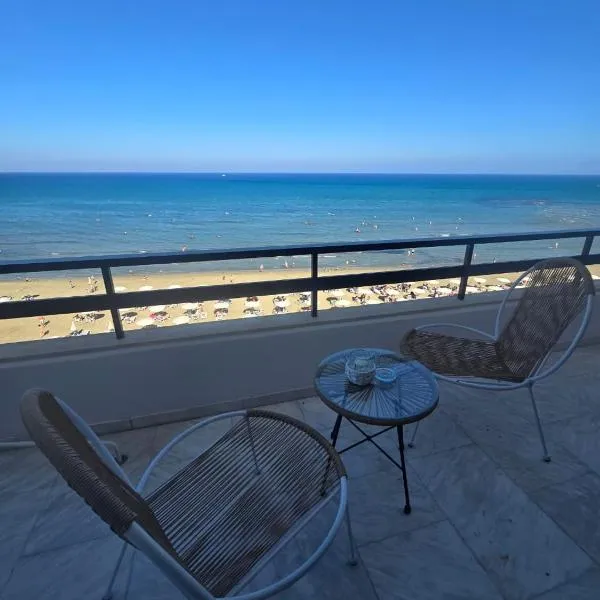Lazuli Skyline & Sea View Penthouse, khách sạn ở Larnaka