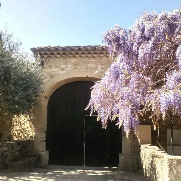 Chambre privée dans un MAS au centre du Village, hotel a Maubec