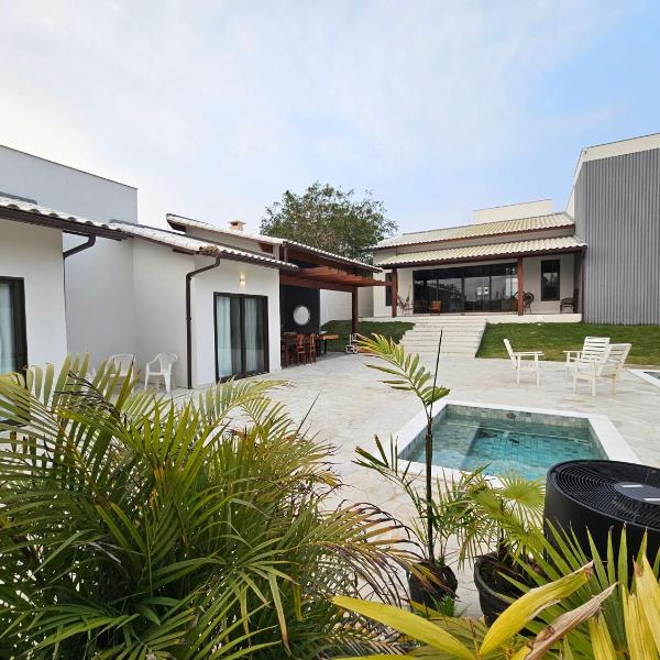 Casa ampla em Buzios com 5 quartos e piscina aquecida