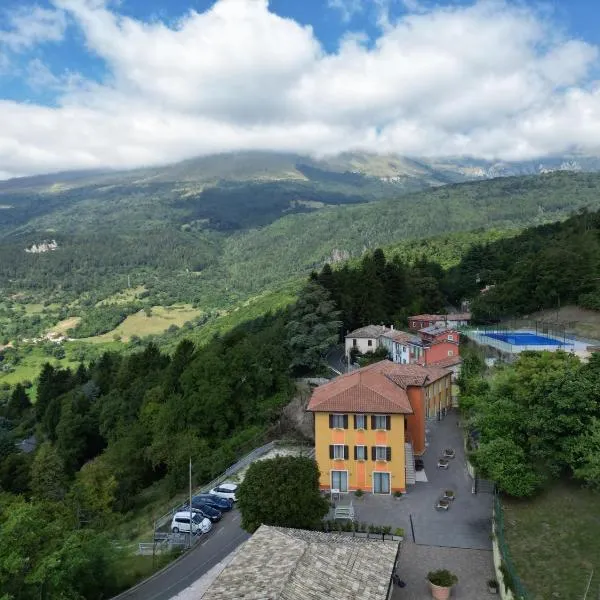 Hotel Belvedere, hotel in Spiazzi Di Caprino