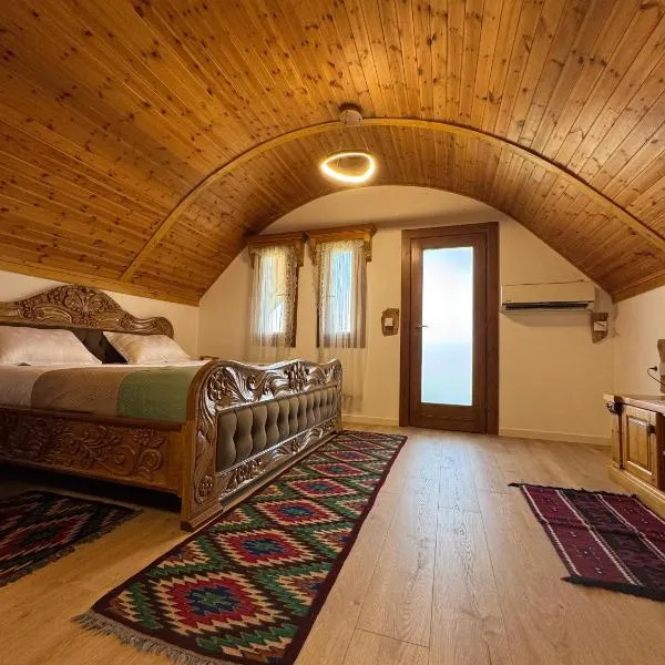 Wooden apartment in Tirana, hotel v destinaci Tirana