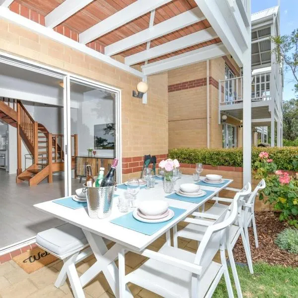 Beach Side Getaway- Free WIFI, hotel v mestu Dunsborough