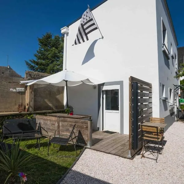 Maison proche Naval Group, hotel v destinaci Lanester