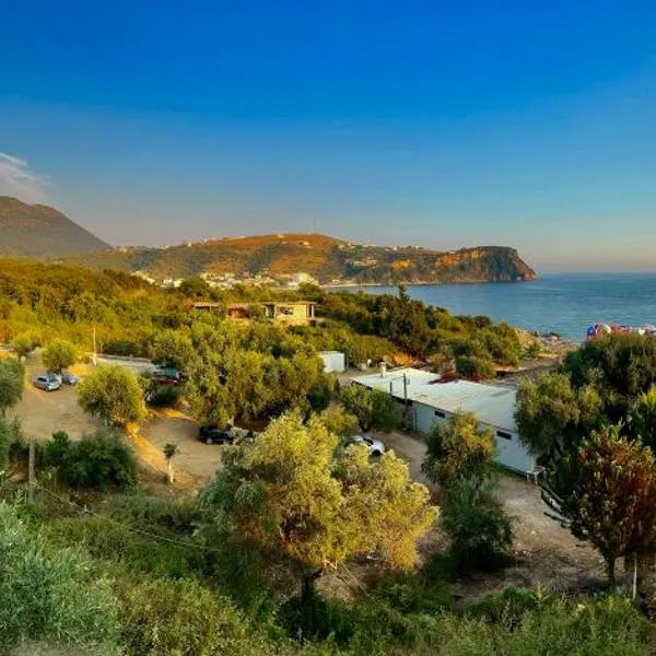 Hibiscus Accommodations and breakfast , Himarë, hotel in Himare