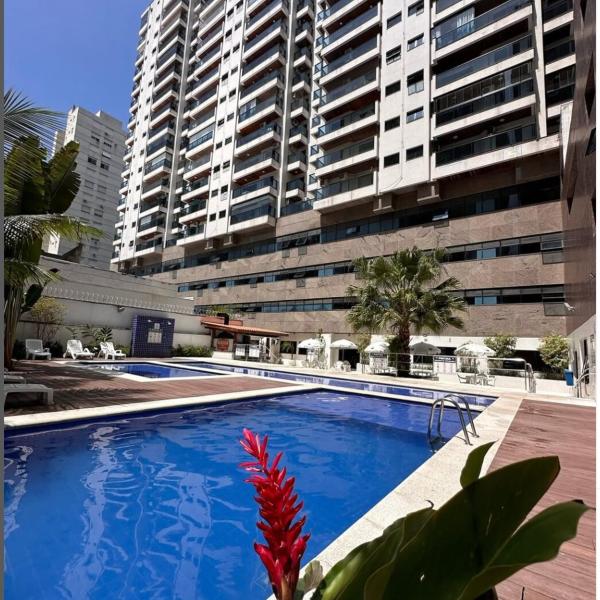 Conforto e lazer a 50m da praia de Pitangueiras