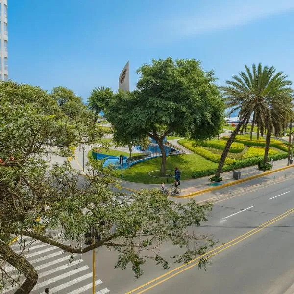 Bella vista al mar y Larcomar - Miraflores, hotel i Lima