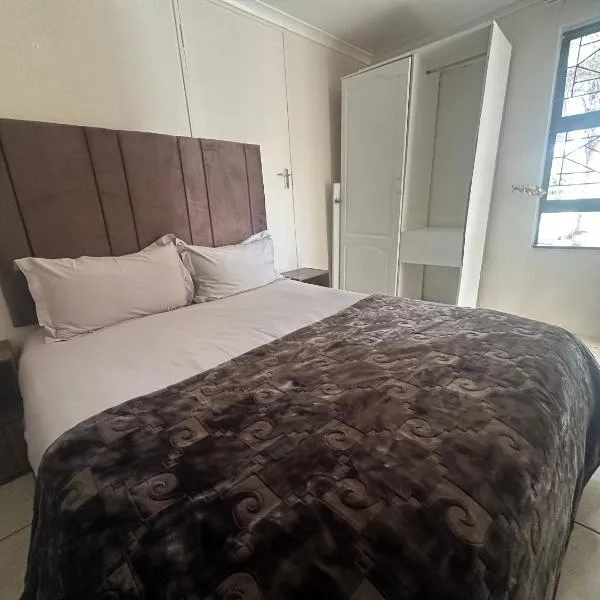 Suite Dreams Adorable One Bedroom Apartment, hotel em Panorama