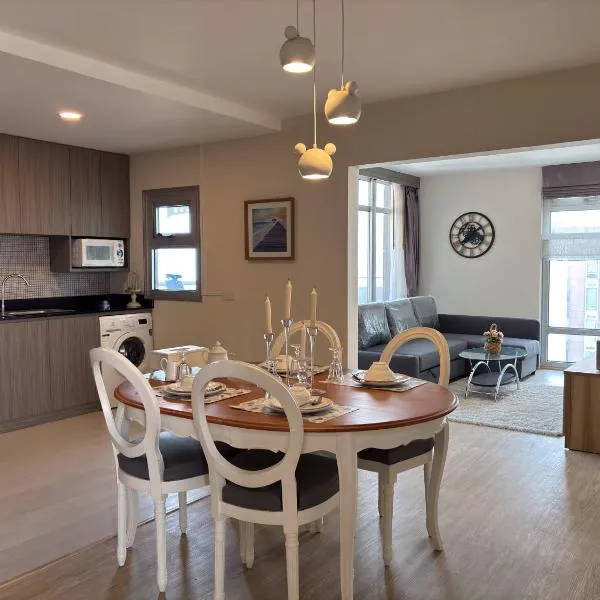 Spacious 3BR near Impact, Pink Line MRT & Don Mueang Airport, hotel in Nonthaburi