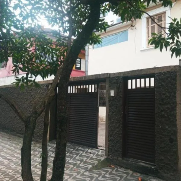 Casa Studio Mega - Garagem Priv - Esp Térreo - WiFi 300 Megas - Home Office a 200 mts Praia da Pompéia, hotel v destinaci Santos