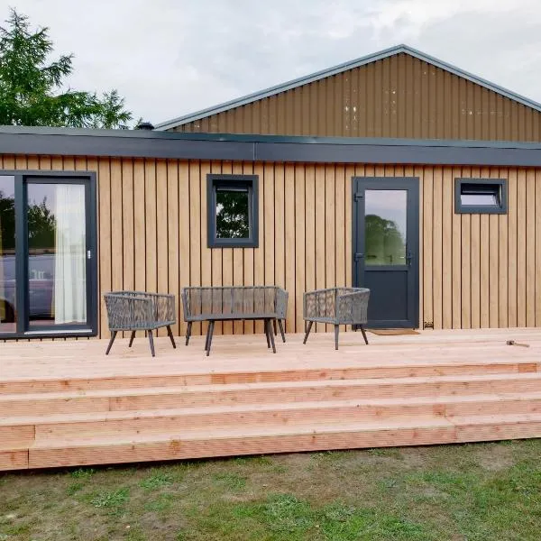 Luxury chalet 'Eveline' near Blokzijl, hotell sihtkohas Blokzijl