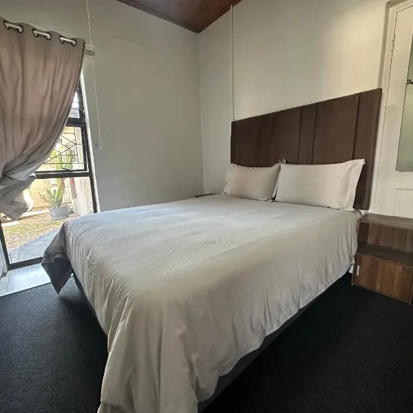Suite Dreams Spacious Apartment, hotel em Panorama