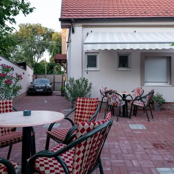 Kollar D Guest House - Prenoćište ROOMS, hotel in Subotica
