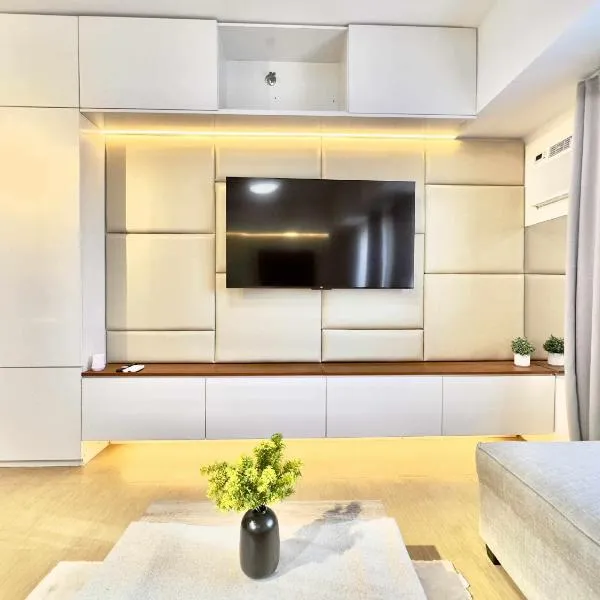 Spacious Two Bedroom with Pool View - Iloilo, hotell i Iloilo City