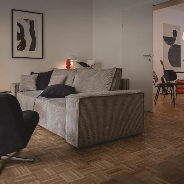 NOOQA Duisburg - Exklusives Design Apartment - Parkplatz, Balkon, Nespresso - 6 Personen - 85qm, hotel u gradu Duizburg