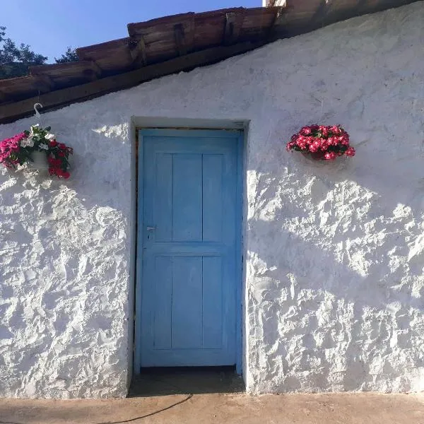 Stone House Room near Kavala – hotel w mieście Amisianá
