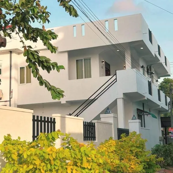 White Terrace Apartments, hotel in Negombo