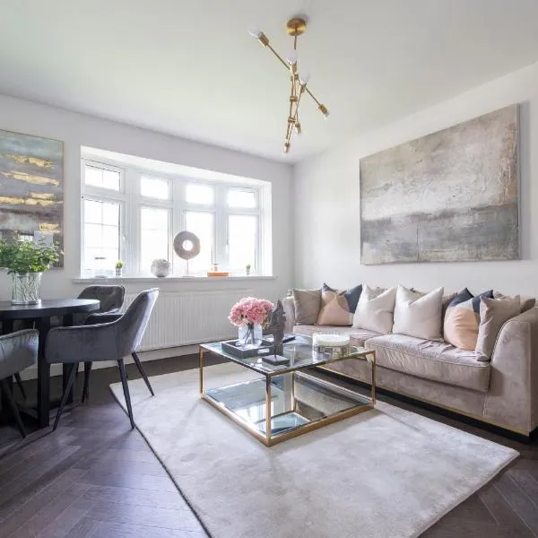 Modern 2BR Flat with 3 Beds Urban Getaway - Cherry, hôtel à Londres