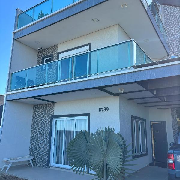 Triplex de Frente para o Mar com Piscina Privativa