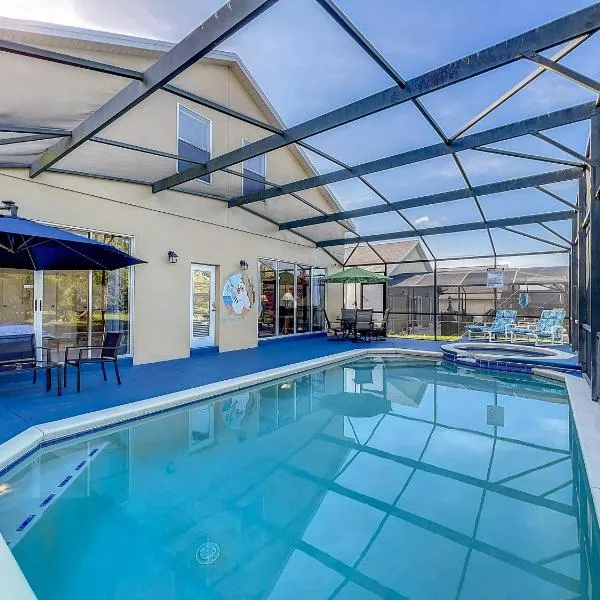 Screened pool villa w game room - Orlando Area、オーランドのホテル