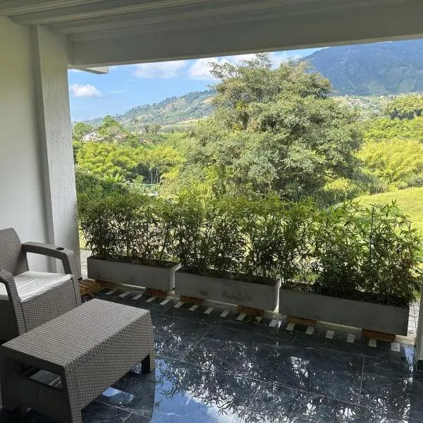 Apartamento Campestre con vistas de ensueño, hotel in Dosquebradas