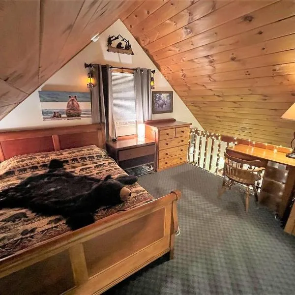 Rustic Retreat 3 Min Walk From Main St Plymouth, hotel in Plymouth