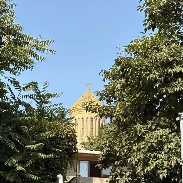 SDD Brothers - Дом с балконом в сердце Тбилиси, hotel in Tbilisi City