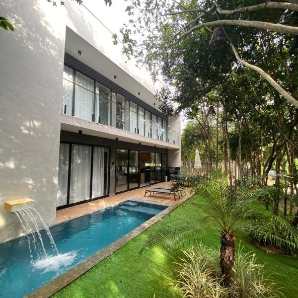 Casa de luxo com piscina e 5 suites