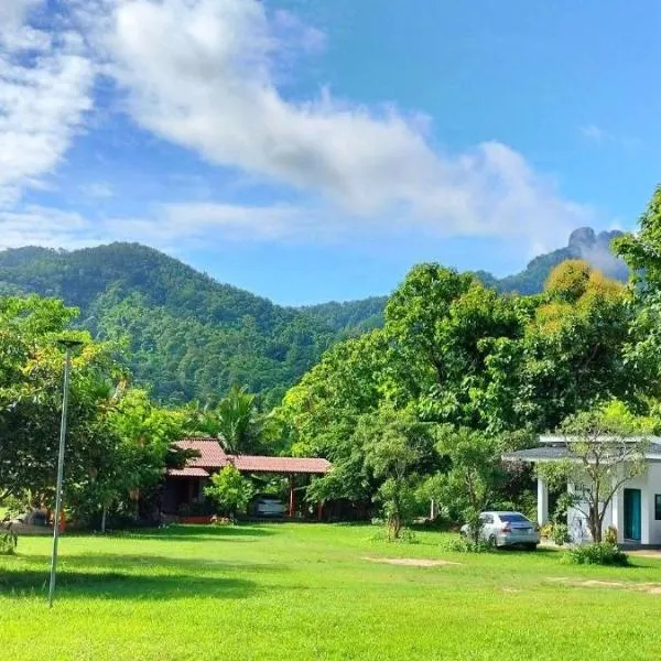 Pimpisa Garden พิมพิศา การ์เด้นท์, hôtel à Ban Khuang Kom