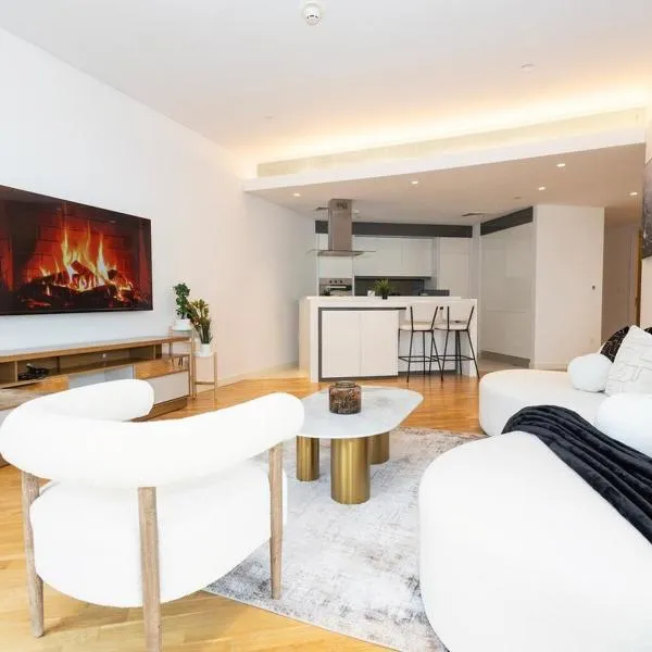 Spacious Luxury 1BR Modern Design Bluewaters, hotel i Dubai