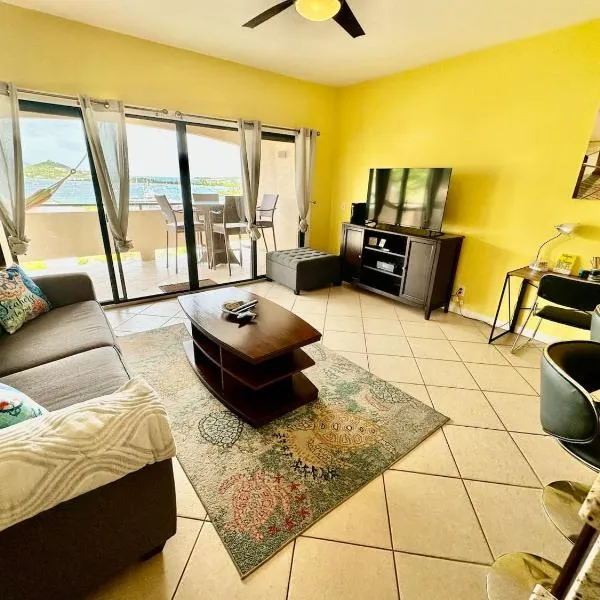 Amazing View 1 Bed1 Bath Villa On Red Hook Strip, hotel en St Thomas