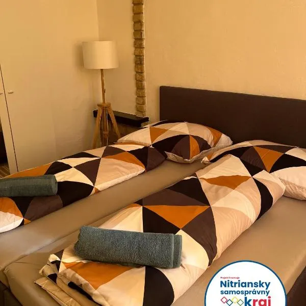 Apartman - Garden - Vendégház 2 โรงแรมในNesvady