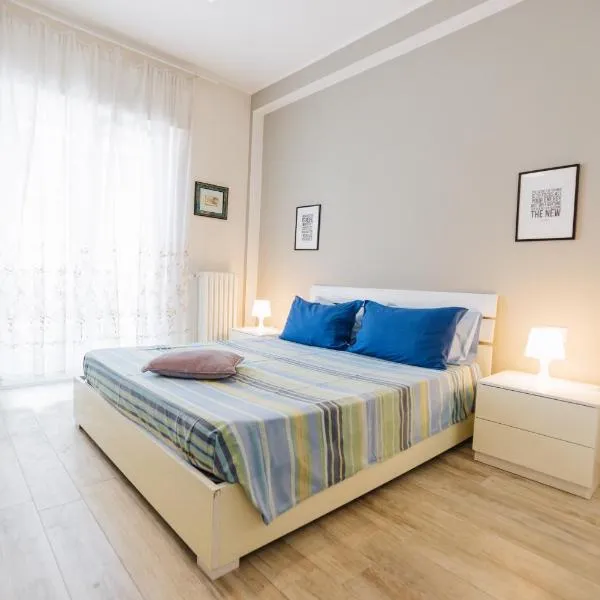 Ampio appartamento in centro Pescaramare, hotel in Pescara