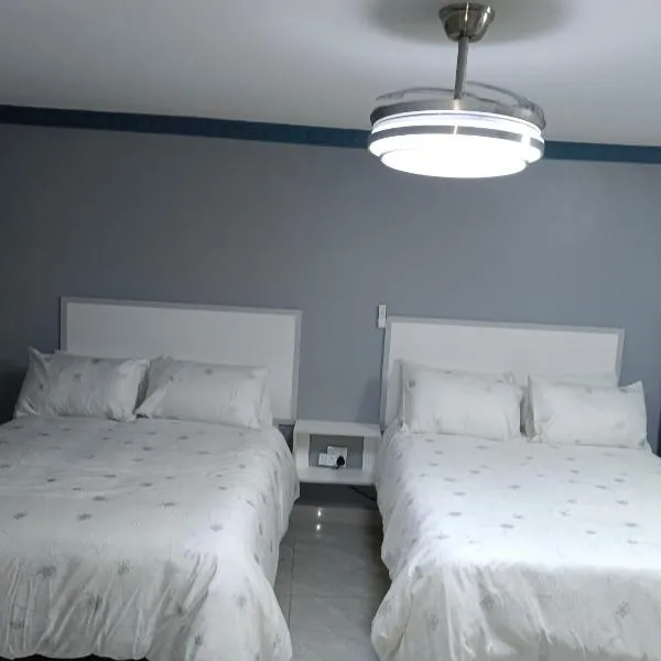 Crompton Studio Apartment 786, hotelli kohteessa Durban