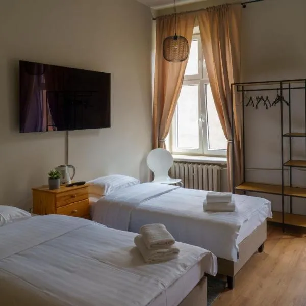 Hostel H360 - dawniej Hotelik Relax، فندق في لودز