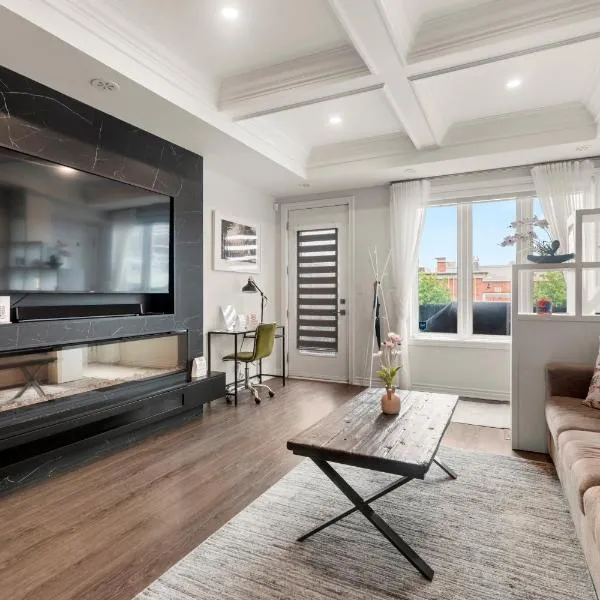 Luxury Etobicoke Townhouse Minutes Away from Waterfront, hotel a Toronto