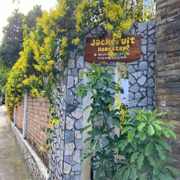 Jackfruit Homestay, hotel en Ha Long