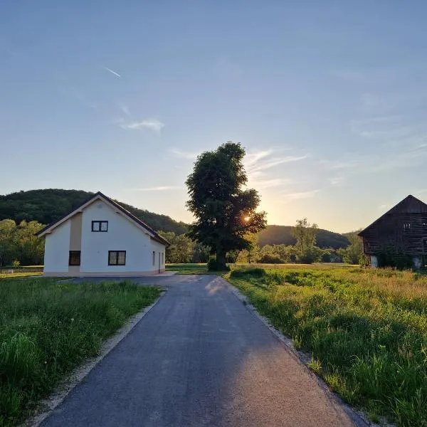 Linden Retreat Apartments with Sauna, hotel in Spodnje Mestinje